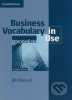 Učebnice odborné obchodní angličtiny. Obsahuje a procvičuje slovní zásobu z oblasti Business English na úrovni Intermediate.